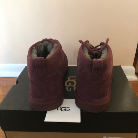 UGG Neumel Chukka Suede Boot. Size: 10 - Picture 2 of 8